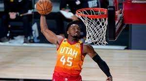 Utah jazz rookie donovan mitchell rebounds his own miss and throws down an unbelievable dunk in his team's game 2 win at. Utah Jazz Guard Donovan Mitchell Wrecks Rim With Huge Dunk Against Suns Ksl Sports