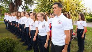 Tibo Inshape Sundy Jules Et Enzo Auraient Bien Ete Payes Pour Promouvoir Le Snu Les Gens D Internet Tout Savoir Sur Les Blogueurs Youtubeurs Et Instagrameurs His birthday, what he did before fame, his family life, fun trivia facts he had another youtube channel before starting his popular vlog channel sundy jules in early 2015. tibo inshape sundy jules et enzo