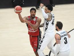 Kyle hines e i coach messina e trinchieri: Eurolega Olimpia Milano Bayern Monaco Kyle Hines E I Coach Messina E Trinchieri Rivali Ma Simili Corriere It