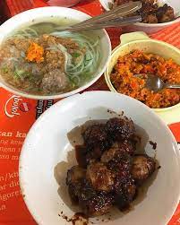 Soeparman atau yang akrab disapa dengan pak man merupakan sosok dibalik kuliner bakso bakar tersebut. Bakso Bakar Pak Man Di Malang