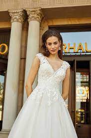 Hier findest du unsere schöne, einzigartige und große auswahl unserer brautkleider aus der brautblüte in düsseldorf, krefeld und köln! Brautmode Diane Legrand Brautkleid 30314 Anna Moda