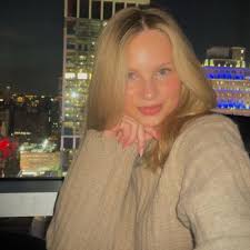 18 🎉 Happy Birthday Queen. Love you so much!