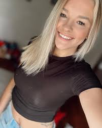 join us in welcoming Mood.'s newest addition! 💗 @nailssbyashleys Hi! My  name is Ashley Smith. I'm a recent graduate from Summit Salon Academy! I'm  from Wauseon Ohio. i'm a mother to a