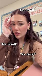 Kari Combs's Instagram, Twitter & Facebook