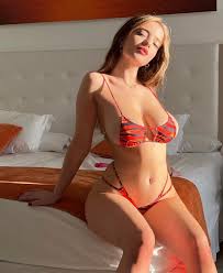 TW Pornstars - 2 foto. Amy Reynolds ♡. Twitter. golden hour. 4:17 AM - 8  Nov 2022