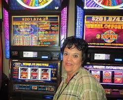 Lucky Slots Player Hits 233 000 Jackpot At Casablanca Resort Casino Casablanca Resort Casino Resort Jackpot