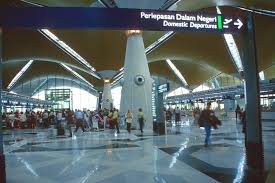 Dibina dengan kos mencecah as$ 3.5 bilion1, klia akhirnya dibuka secara. Kuala Lumpur International Malaysia