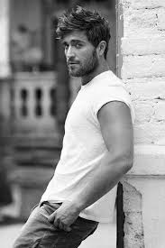 Naturalness is the key to the simple beach look. Surfer Hair For Men 50 Beach Inspired Men S Hairstyles