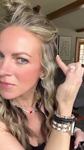 This one tip will change how you use your triple barrel from now on.. Just  flip it UPSIDE DOWN! This helps create a more fluid wave from start to  finish, and no creasing at the top! -WAYS TO SHOP- •Go ...