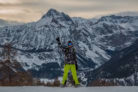 Che la farfalla gialla voli sempre sopra i fili spinati il comune di. Bardonecchia Ski Resort Fifty Shades Of White