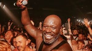 Shaquille O'Neal no Lollapalooza 2026: De Astro da NBA a DJ Diesel! - Imagen principal del artículo
