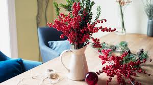 Plätze, in die man hineingeht. Weihnachtsdeko Mit Beerenzweigen Fur Die Vase Ndr De Ratgeber Garten Zierpflanzen