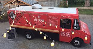 Full liquor licenses can range from $12,000 to $400,000, while beer and wine liquor licenses can cost as low as $3,000. Is It Possible To Serve Beer And Alcohol From A Food Truck