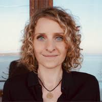 40+ perfiles de «Maja»