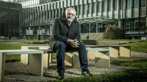 Táto nová vakcína nie je ako normálna vakcína. Prvni Vakcina Ma Evropske Razitko Je Bezpecna A Technologicky Elegantni Ujistuje Predni Cesky Virolog Hospodarske Noviny Ihned Cz