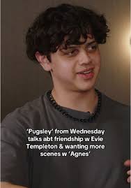 Pugsley Addams y su amistad con Evie Templeton
