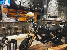 dinner at scrambler ducati food factory cena alla scrambler ducati food factory scrambler ducati motorcycle