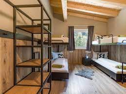 Situated in hopfgarten im brixental, this property is 0.1 mi (0.1 km) from brixental and 1.6 mi (2.6 km) from hohe salve cable car. Contiki Haus Schoneck Hopfgarten Im Brixental Updated 2021 Prices