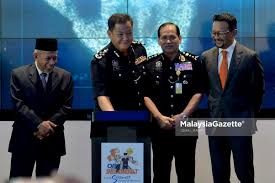 Quot hamid bador monyet bodoh quot quot pakatan lahnatullah quot esmee mat isa. No Need For James Bond Act To Bring Jho Low Home
