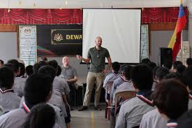 U S Embassy Kl On Twitter 3 The U S Embassy In Kuala Lumpur Boasts Several Staff Members Who Earned The Title Eagle Scout And Two Of Them Came To Brief Their Malaysian Counterparts