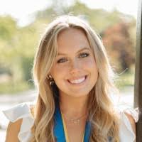 Cecilia Arce's Instagram, Twitter & Facebook