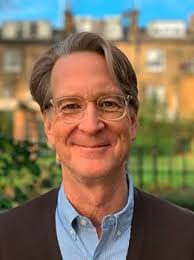 Amazon.com: Aurora: 2022's breathtaking new thriller of the lengths one  family must take to survive a worldwide blackout: 9780008364120: David  Koepp: Libros