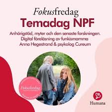 Adam fastnade med permobilen mellan vagn och perrong