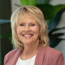 13 BLACKSTONE CIR, LE CLAIRE, IA 52753 Single Family Residence For Sale