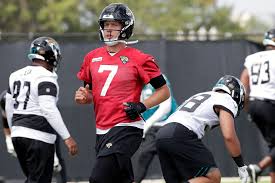 Nick foles once held sway as one of the most prolific quarterbacks in nfl history. Nick Foles Back With Jaguars After Wife S Miscarriage
