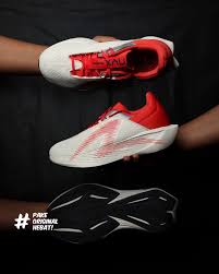 specs NYX series running shoes @specs_indonesia paling favorit di minggu ini 🤩🤩 Sebagai daily training run shoes seri ini memiliki midsole yang empuk dengan upper mono mesh bermotif ciamik. Pada bagian outsole