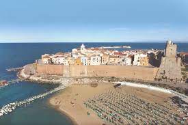 Located in termoli, dimore di mare is on the beach. Estate In Molise Il Mare Di Termoli E Le Sue Spiagge