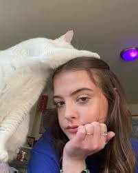 Ruthie Henry's Instagram, Twitter & Facebook