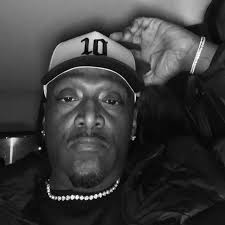 이 남자는 평범한 영어로, 산책을 하면서 당신을 알아가라고 했고, 이 여자는 자신이 포함되지 않은 것 같다고 느꼈다고 했나요? 나는  어느 행성에 있는가? 다들 이걸 어떻게 이렇게 어렵게 만들고 있어? 😅😂🤦🏾 ♂️ 데이팅