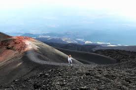Etna volcano on sicily is one of the world's greatest volcanoes that never ceases to fascinate. Guia De Viagem Pelo Monte Etna Conheca A Fundo O Vulcao Mais Alto Da Europa