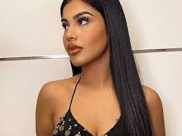 Être chroniqueuse ou actrice dans une série. Feliccia Objectif Reste Du Monde Stressee A L Idee De Rencontrer Milla Jasmine Elle Se Confie