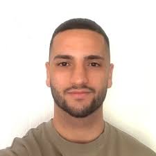 Back to reality, back to recruiting✌🏼 So I turned 21 last week whilst I  was loving life in Tenerife then I came back to an amazing party with  friends and family🥂🏝️ Today