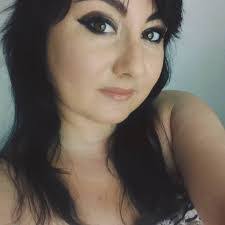 Melinda Lawrence's Instagram, Twitter & Facebook