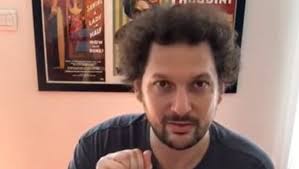 Il y a juste un souci " : le magicien Eric Antoine dévoile cette addiction  contre laquelle sa mère l'a mis en garde avant de mourir