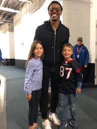 Currently, manning is a married man. Lindsay Jones On Twitter Peyton Manning S Kids Waited Outside The Texans Locker Room To See Demaryius Thomas