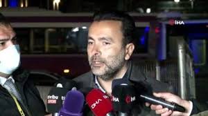 Koç üniversitesi sosyoloji bölümü mezunudur. Emre Kocadag Baskili Oyunla Guzel Bir Galibiyet Aldik