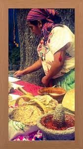 Consuelo Venancio Meza Cocinera Otomi Tradicional Impartiendo Cultura Escuela Mexicana De Gastronomia Mexican People Mexico Mexican