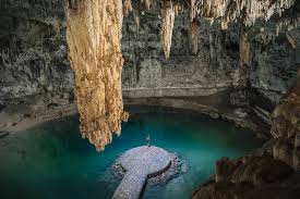 The characteristic of suytun is that when the sun shines into the entrance of the cave, a beam of pure sky falls from the sky, and the shot is super beautiful! Cenote Suytun Valladolid Ultimate Guide 2021 Jonny Melon