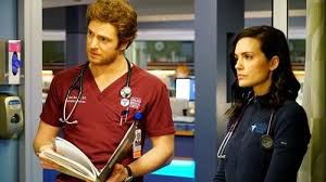 I dottori burke e karev. Chicago Med Saison 3 Episode 17 Chicago Med Chicago Med