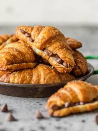 These Easter Brunch Ideas Are Perfect For Easter Sunday Brunch From Breakfast C Chocolate Croissant Chocolate Croissant Recipe Easy Chocolate Croissant Recipe