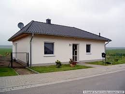 Der fertighaus bungalow sh 146 b mit walmdach architektur gehört mit zu den größten bungalows vom anbieter scanhaus marlow. Der Bungalow 92 Ihr Massivhaus Von Town Country Haus