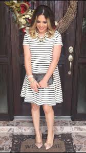 Birthday Dinner Outfit Ideas What To Wear To Your Birthday Dinner Outfit Ideas Striped Joe Fresh Dress Navy Cream Beige Pear Outfits Outfits Para La Universidad Primavera