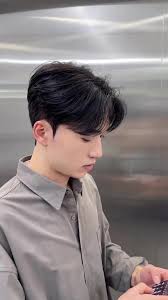 Kiểu tóc Two Block Hàn Quốc siêu chất cho nam