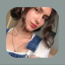 Vanessa Bader's Instagram, Twitter & Facebook