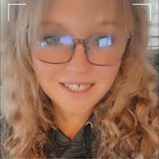 I'd like to start advocating for dye free options more especially at my  daughter's school. She is VERY sensitive to dye and her behavior tanks when  she has it. What is a