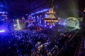 For a basic garage search just enter your town or postcode and click search. Volkswagen Garage Sound Von Rainer Keuenhof Dasauge